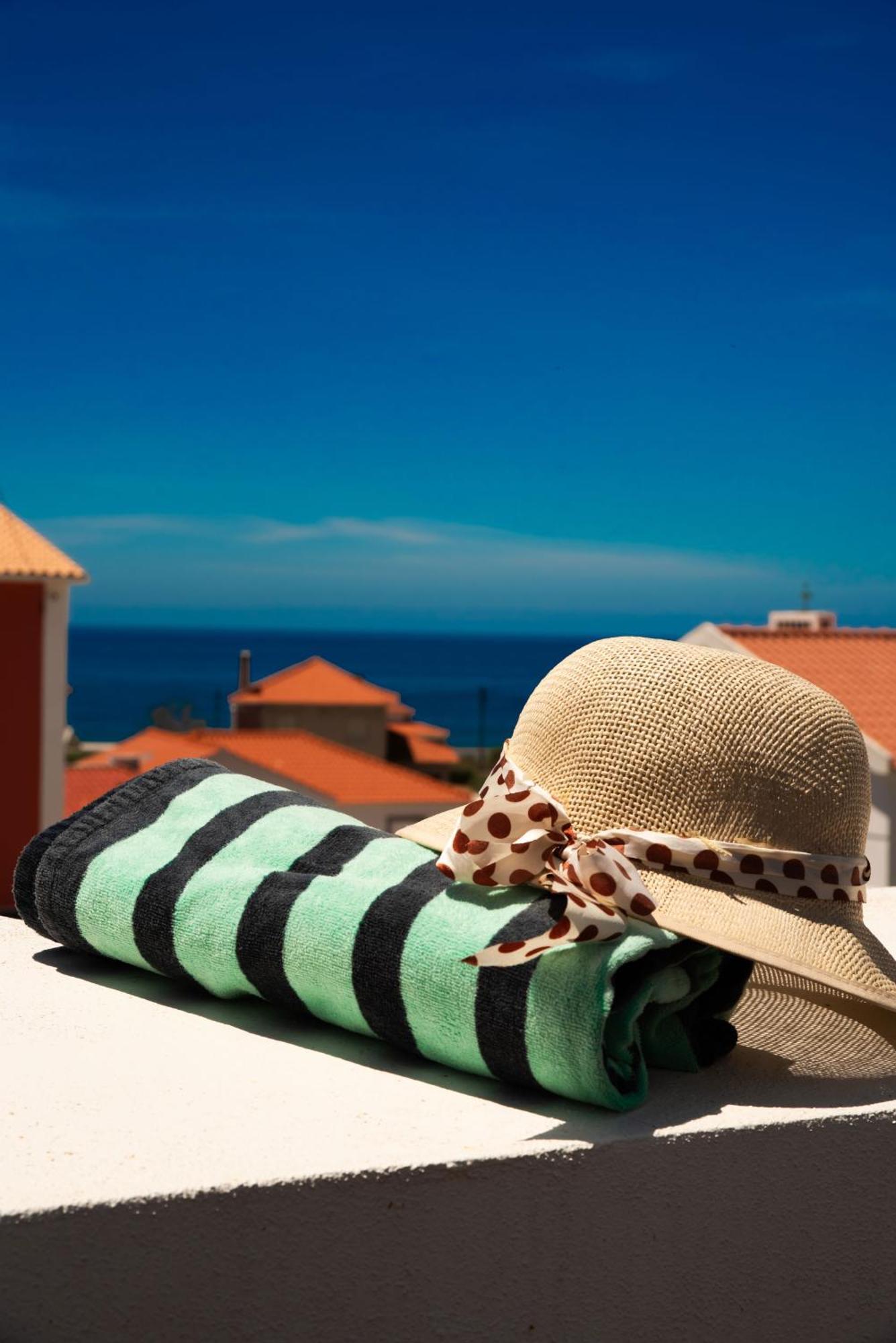 Chez Nous Otel Azenhas do Mar Dış mekan fotoğraf