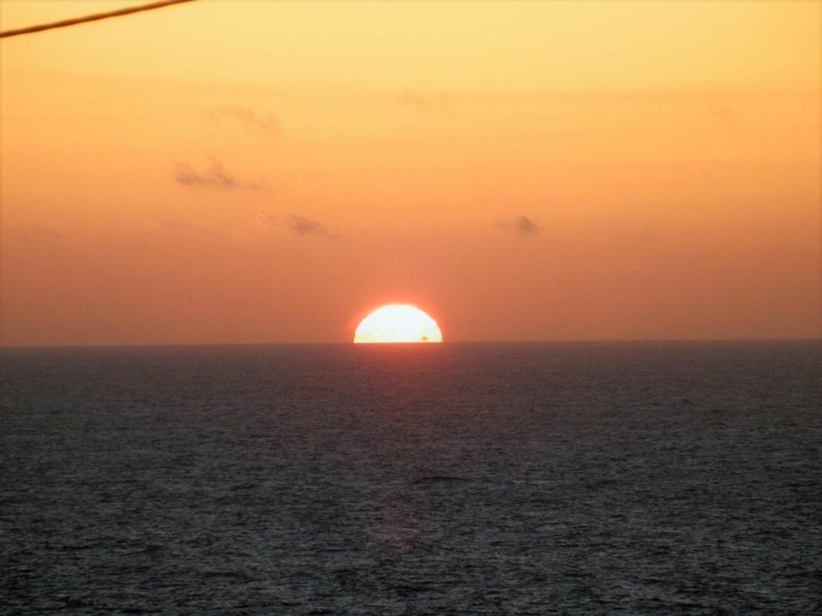 Chez Nous Otel Azenhas do Mar Dış mekan fotoğraf